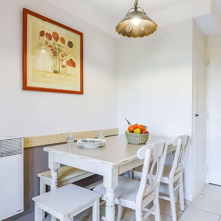 Village Pierre & Le Rouret פארק נופש 3*