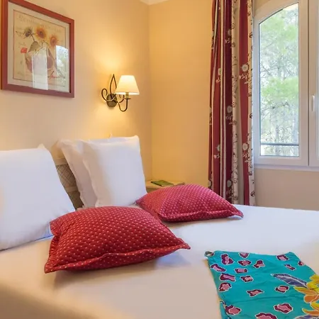 Village Pierre & Le Rouret Holiday park 3*