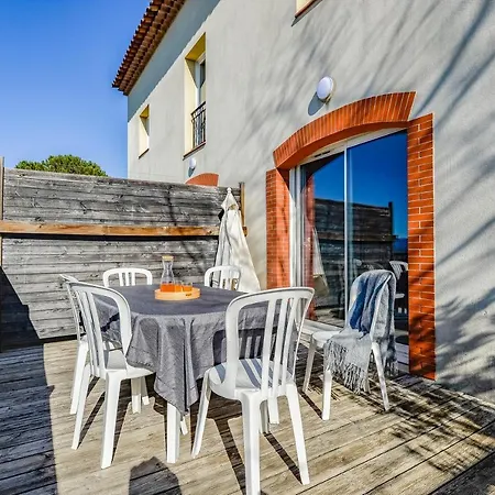 Village Pierre & Le Rouret Holiday park