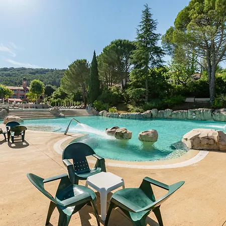 Village Pierre & Le Rouret 3* غروسبيير
