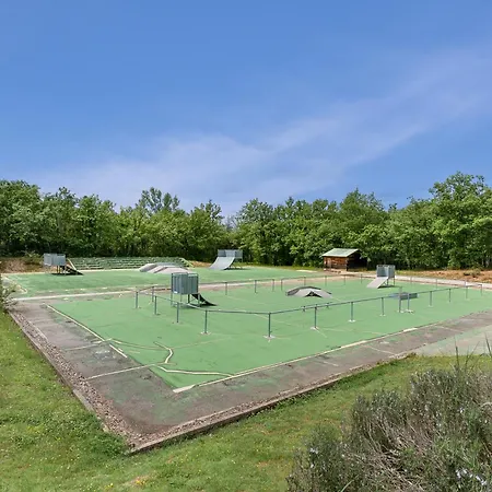 Village Pierre & Le Rouret Parco vacanze 3*