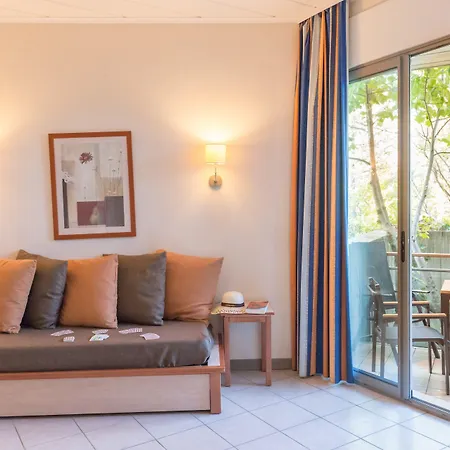 Village Pierre & Le Rouret 3* غروسبيير