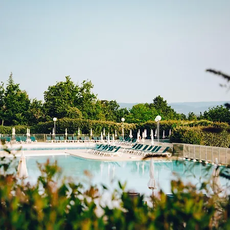منتزه العطل Village Pierre & Le Rouret 3*